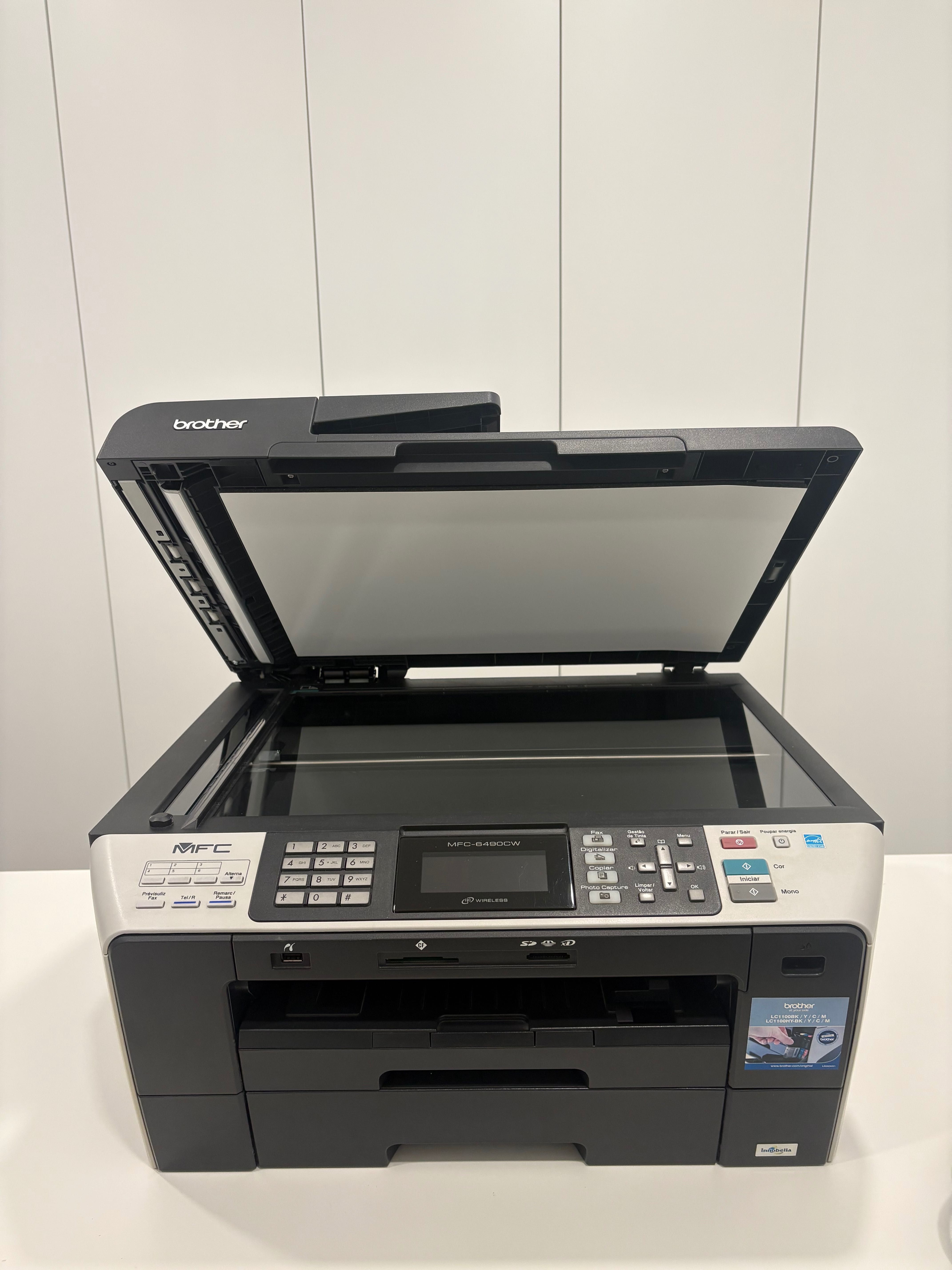 Impressora Brother MFC-6490CW