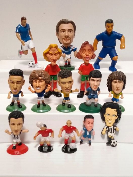 Lote 15 figuras futebolistas jogadores de futebol