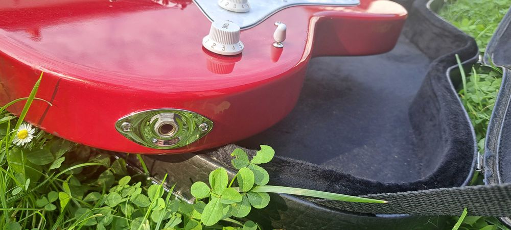 Lutnicza gitara elektryczna