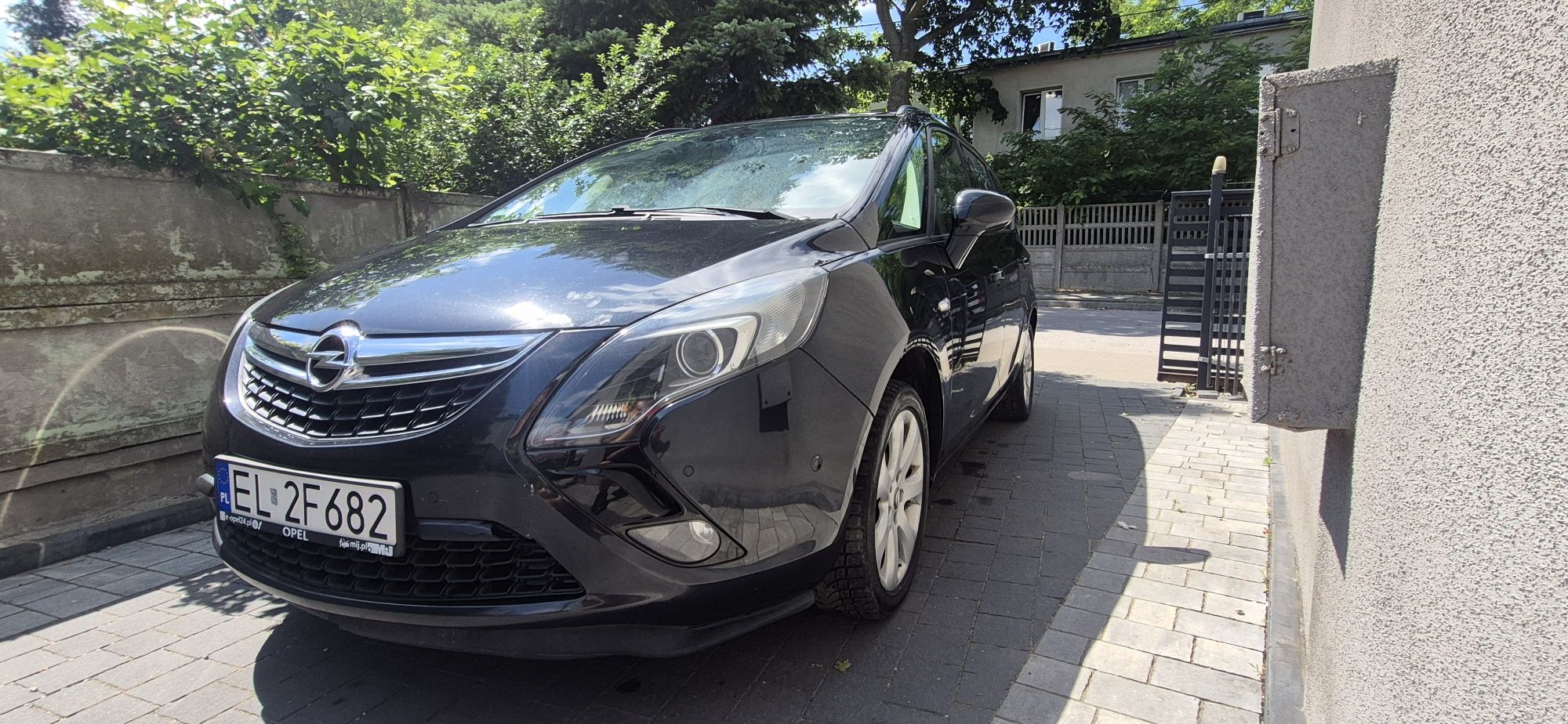 Opel Zafira C 1.4turbo Automat Kamera  7os.2015r uszkodzony silnik