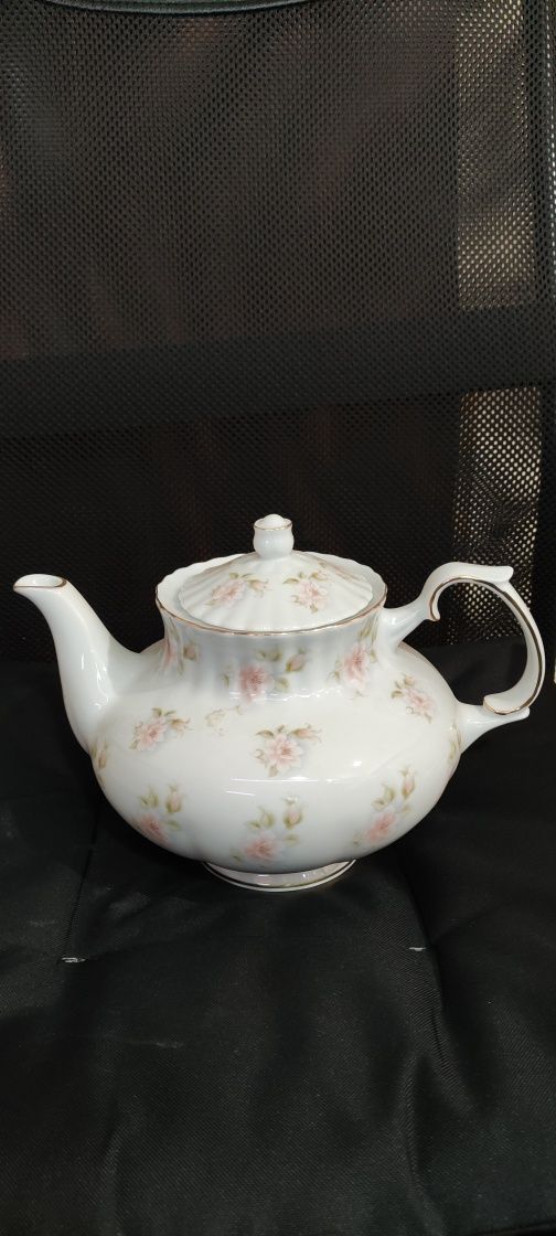 Porcelana komplet 12 os.