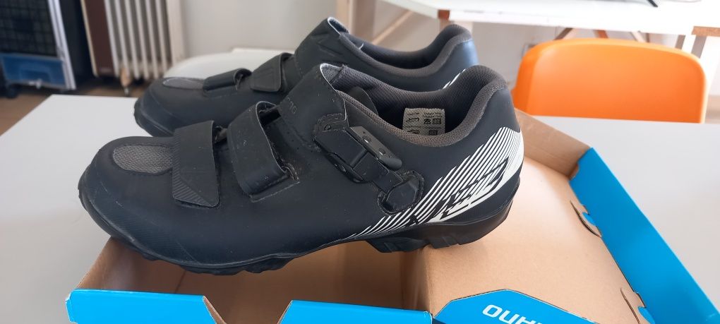 Tenis bicicleta Shimano m3E de engate rápido como novos