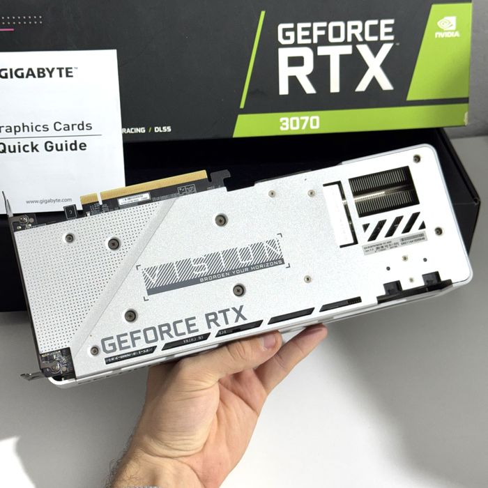 Відеокарта GIGABYTE RTX 3070 Vision OC ) біла, ідеал, 10/10