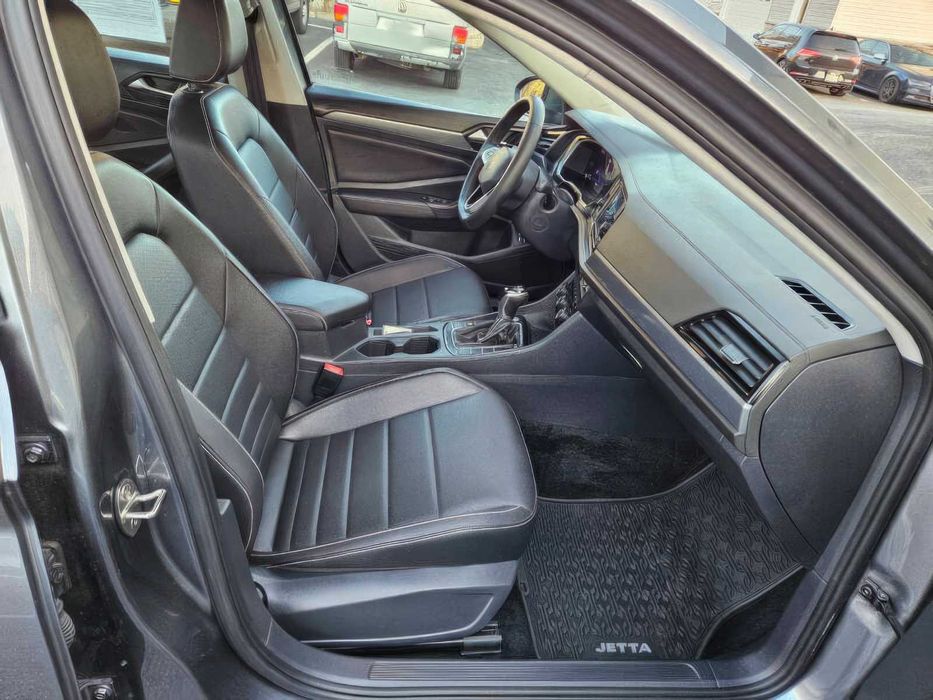 Volkswagen Jetta SE      2024