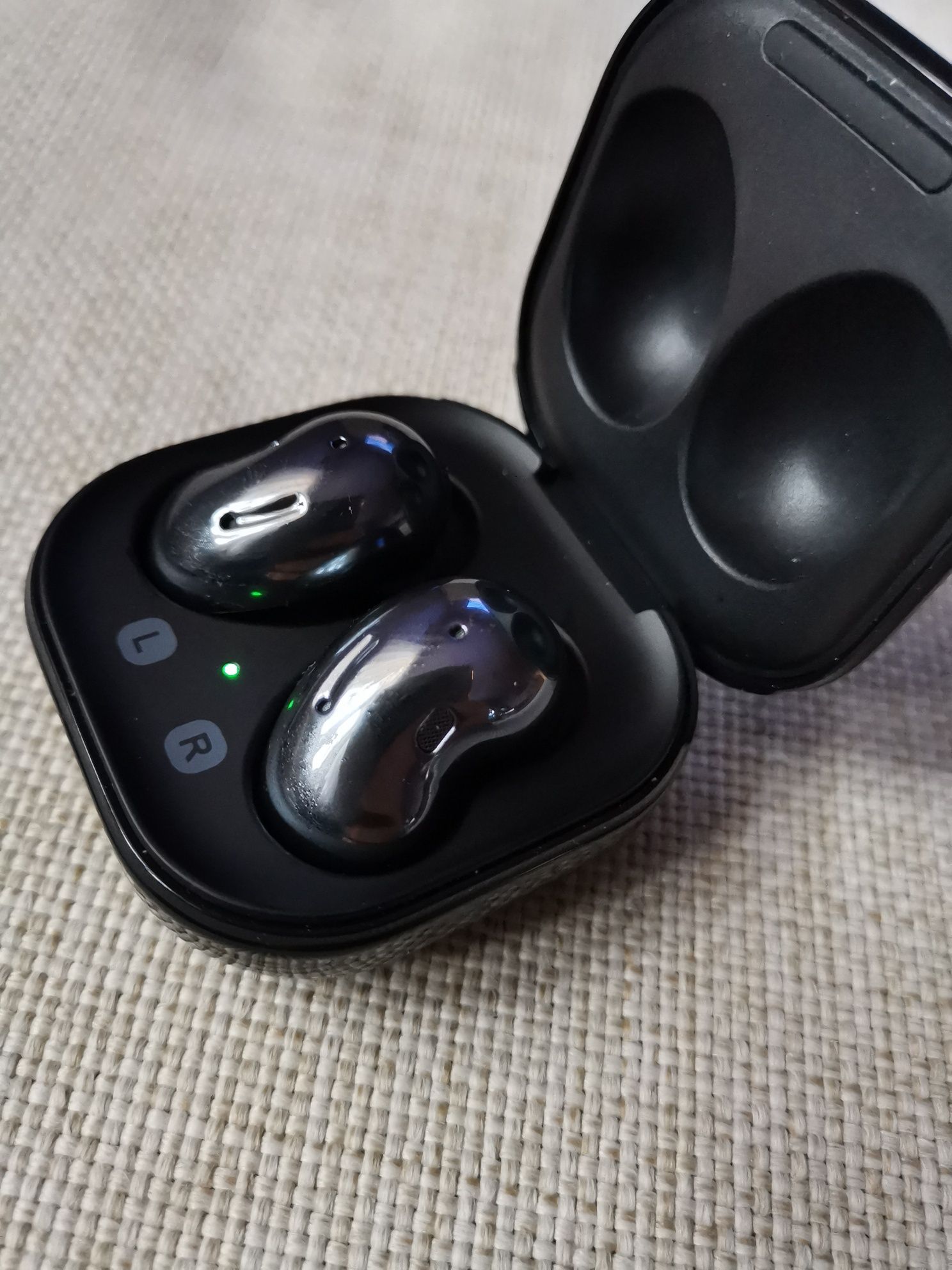 Samsung Galaxy Buds Live SM-R180 /jak  nowe
