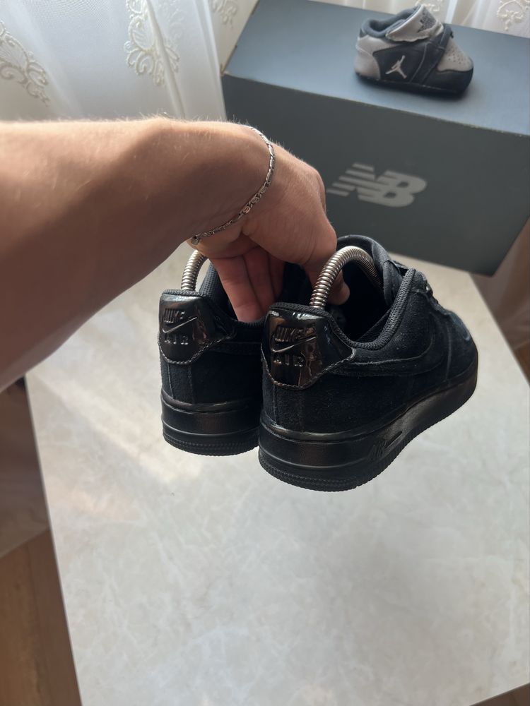Кроссовки Nike Force 1 бархатний замш Розмір 37.5 Original Взуття