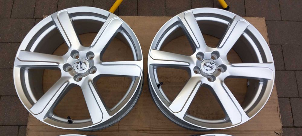 Felgi DEMO oryginał VOLVO XC90/S60/V60, 8Jx19, 5x108, ET42.5, Stan bdb