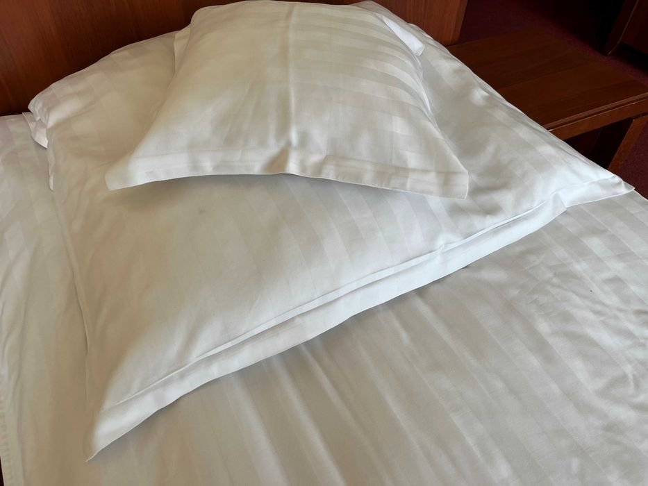 Komplet pościel hotelowa adamaszek kremowa 135x200 ostatnie + gratis