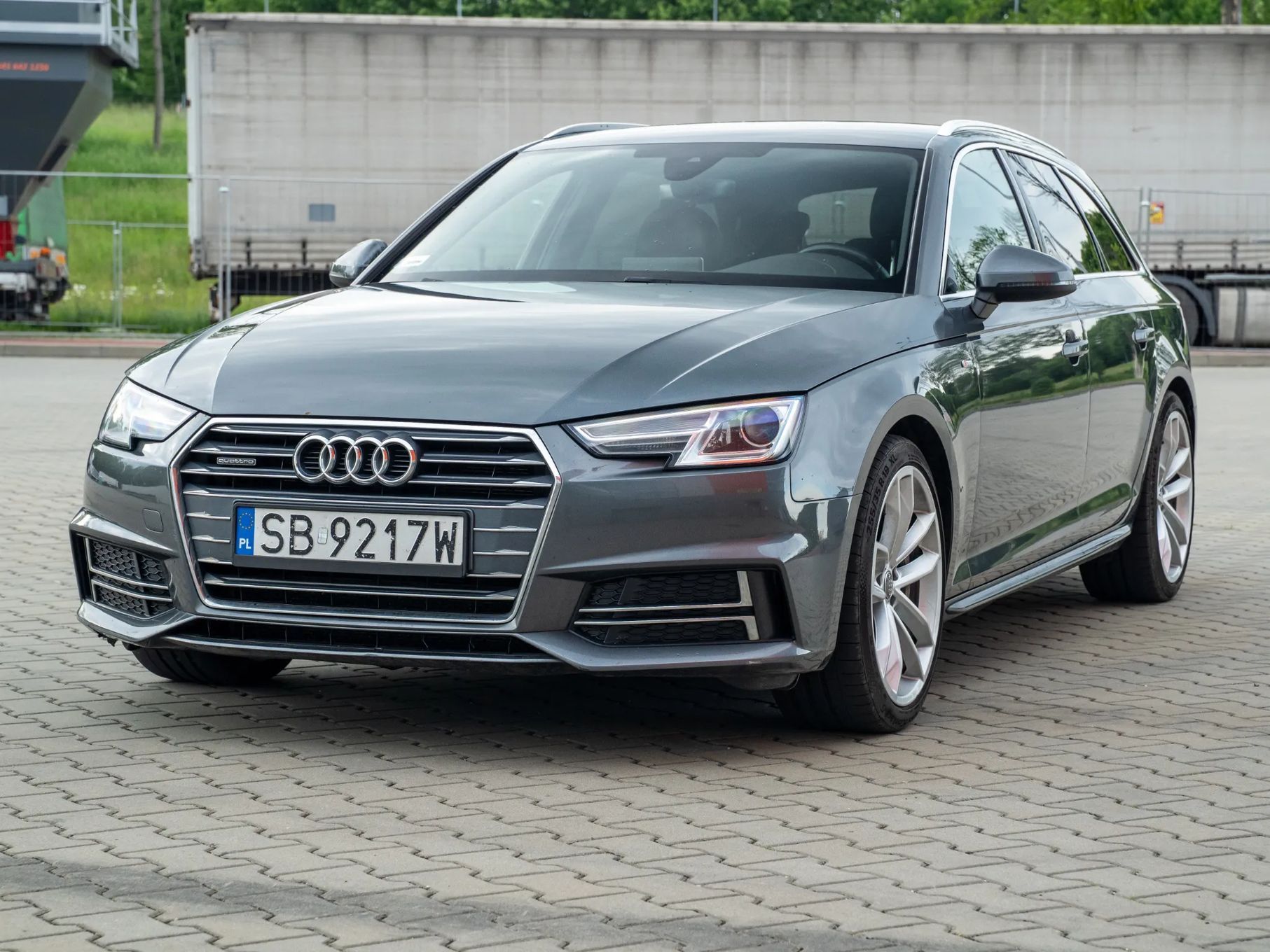 Audi A4 Audi A4 Quattro Avant S-line