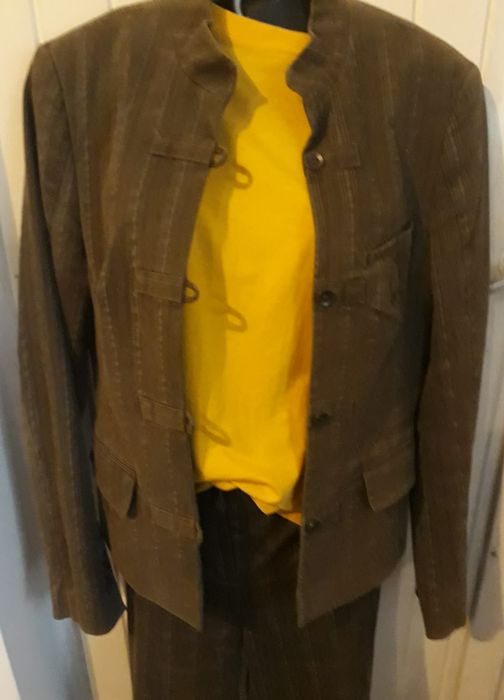 Komplet damski sportowy żakiet plus rybaczki zapinany na guziki  rozmi