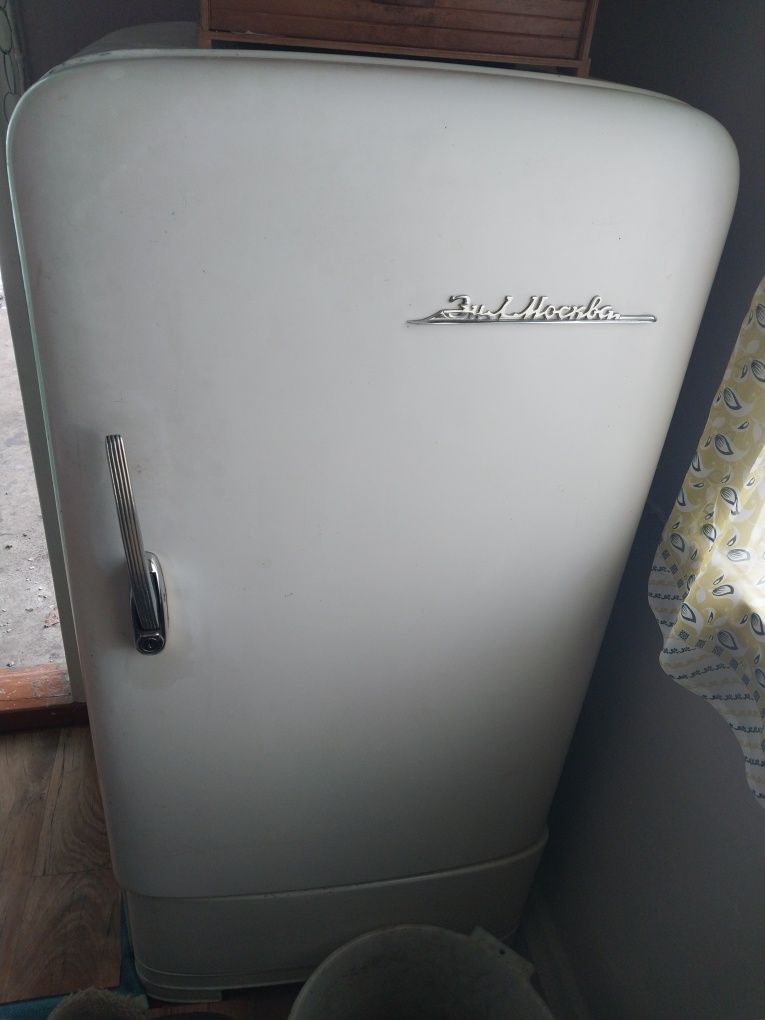 Продам холодильник ЗІЛ 1950-1960 років випуску