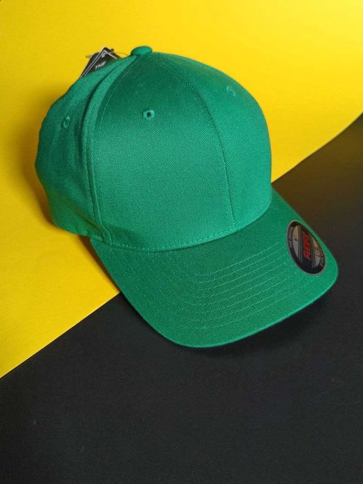 Спортивна кепка. Кепка. Кепка Flexfit. Бейсболка.