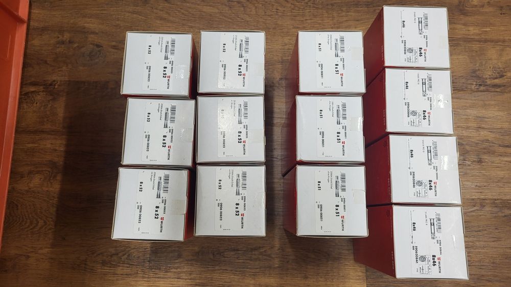 Kołki firmy Würth 25 zł za paczkę.