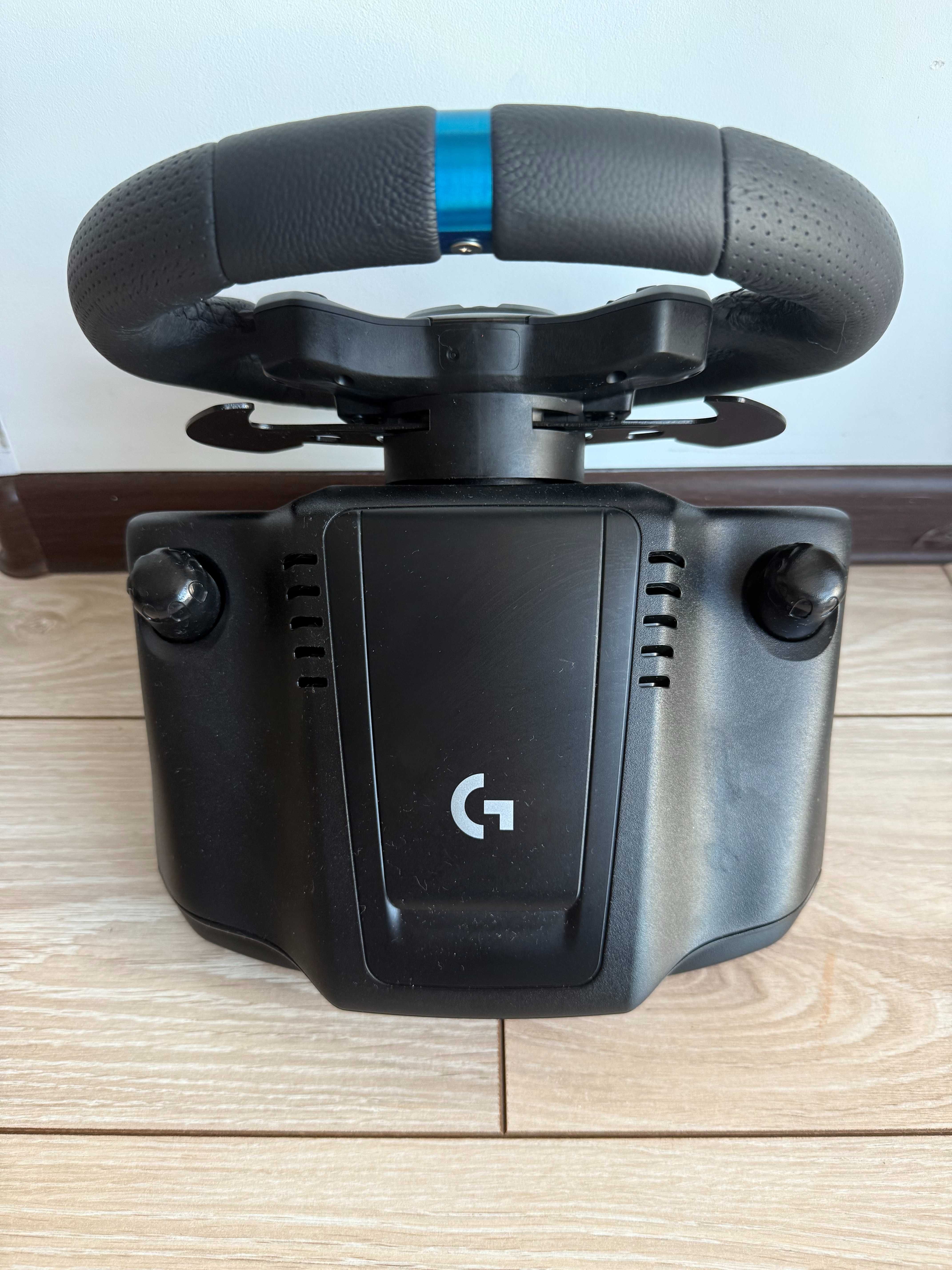 Кермо LOGITECH G923 Racing Wheel and Pedals for PS4 and PC