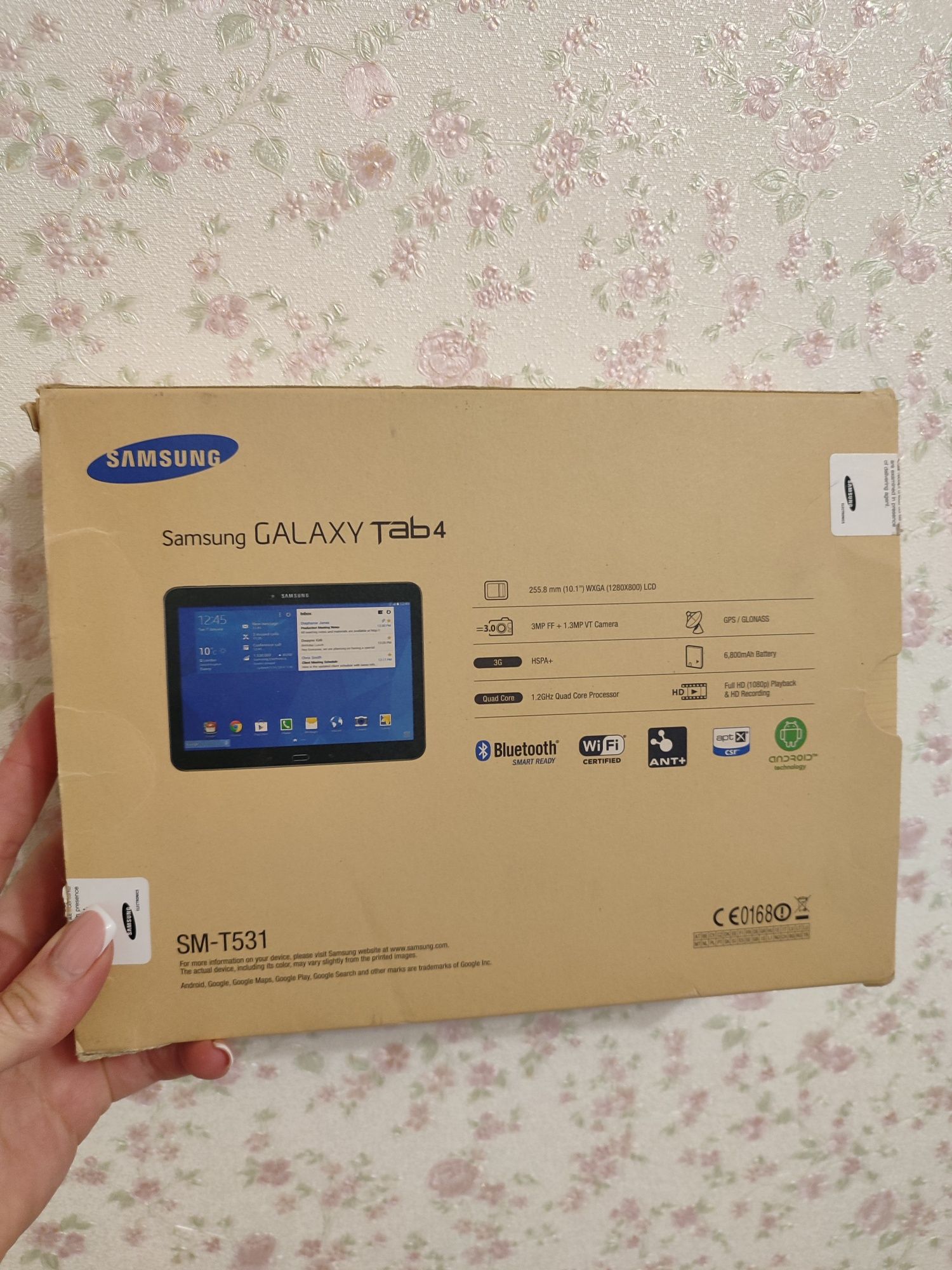 Планшет Samsung Galaxy Tab4