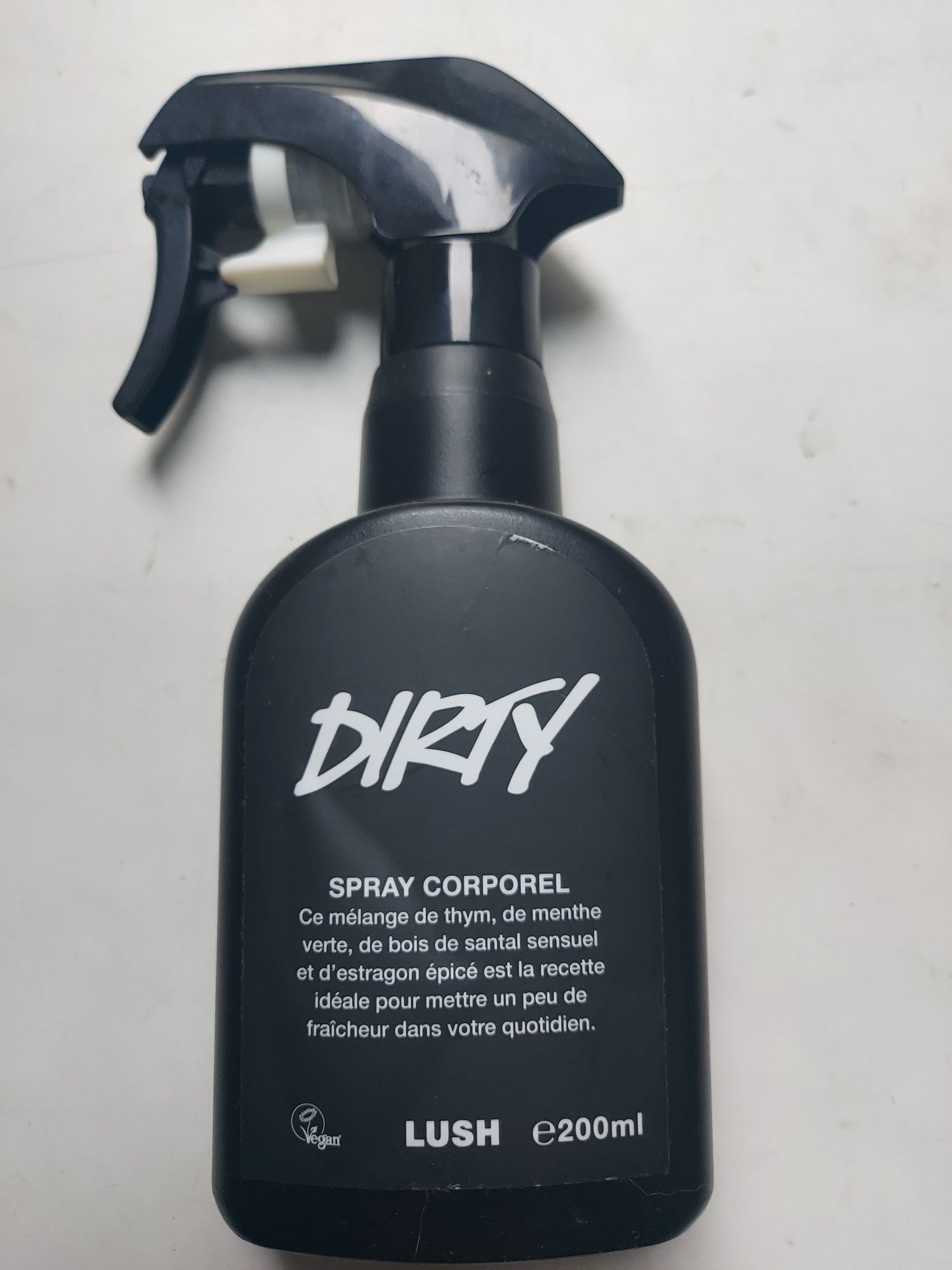 LUSH Dirty 200ml body spray