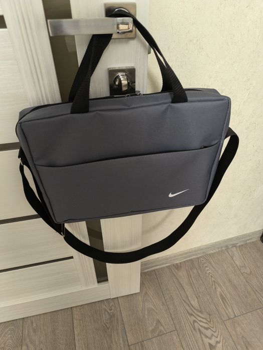 Сумка 15"6 пом'якшена утеплена під ноутбук 40см Nike