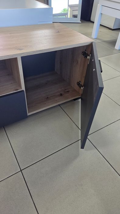 Продам тумбу ТВ. Нову