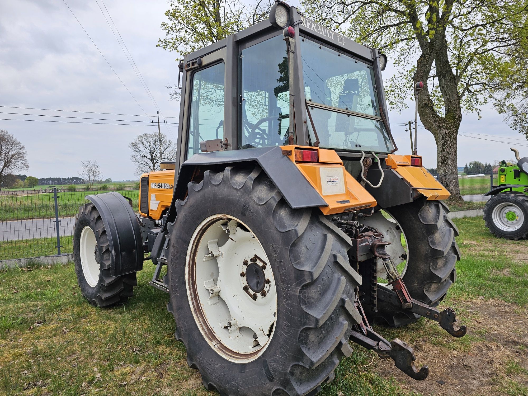 Ciagnik Renault 106 54   moc 96km 
-silnik Fendt mwm 6 cyl
-skrzyn