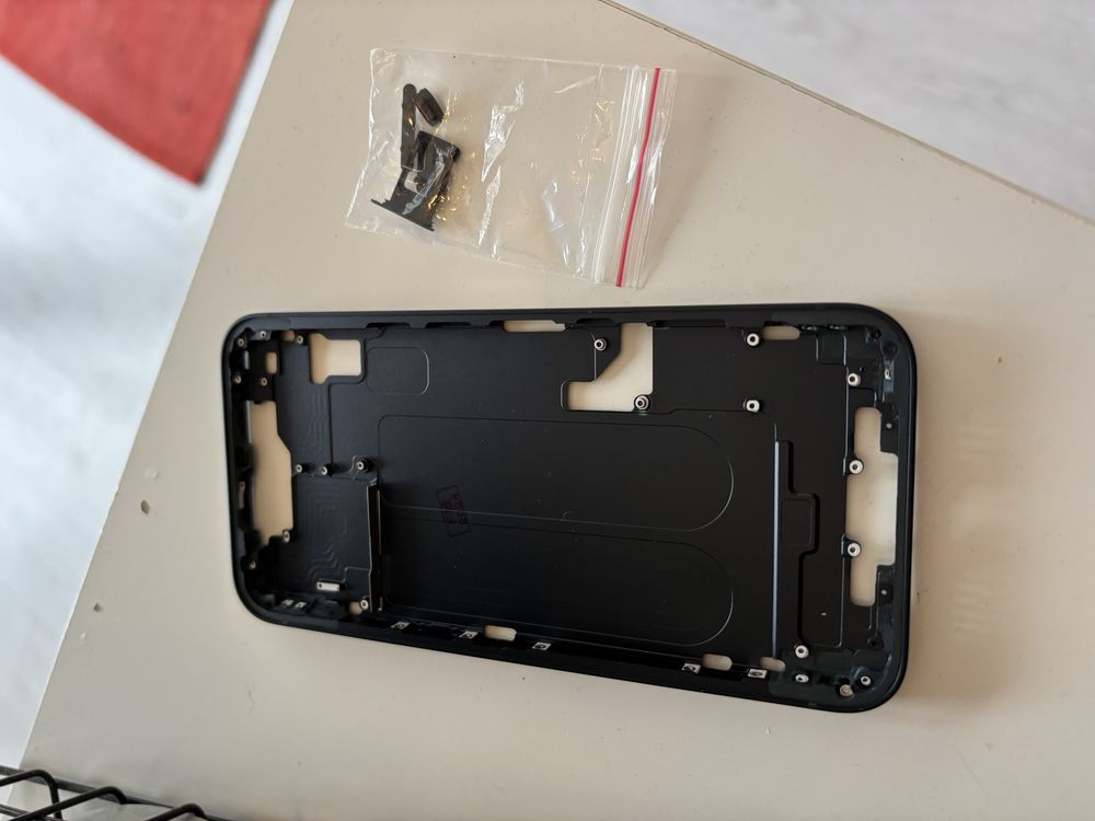 Chassis iphone 14 com peças de volume e som