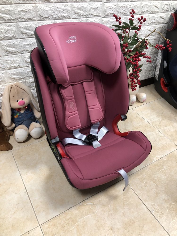 Автокрісло Britax Romer ADVANSAFIX IV M  Група 1/2/3 (9-36кг)