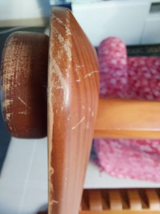 Estante em madeira para Cd's