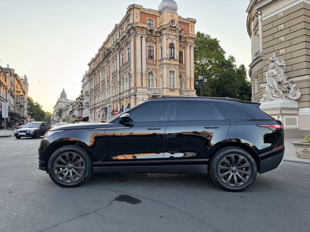 Range Rover Velar 2018 2.0 дизель 180к.с