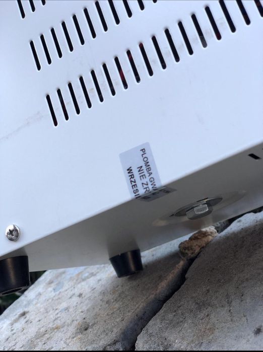 Стабілізатор напруги VOLT Polska AVR-3960VA / 3000 Вт Чиста синусоїда