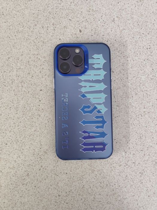 Чохол на IPhone..
