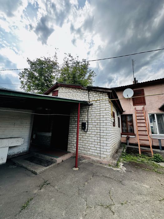 Частина будинку в районі залізничного вокзалу