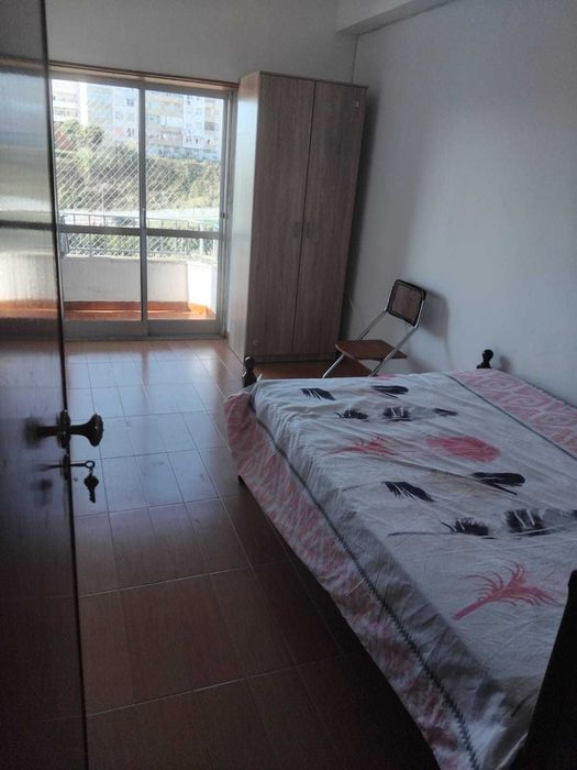 Quarto  para arrendamento no Forte da Casa