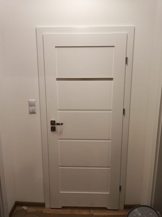 Oscieznica regulowana (18-20) Porta System białe 80cm prawa