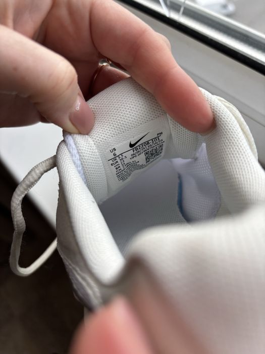 Жіночі кросівки Nike Revolution 7