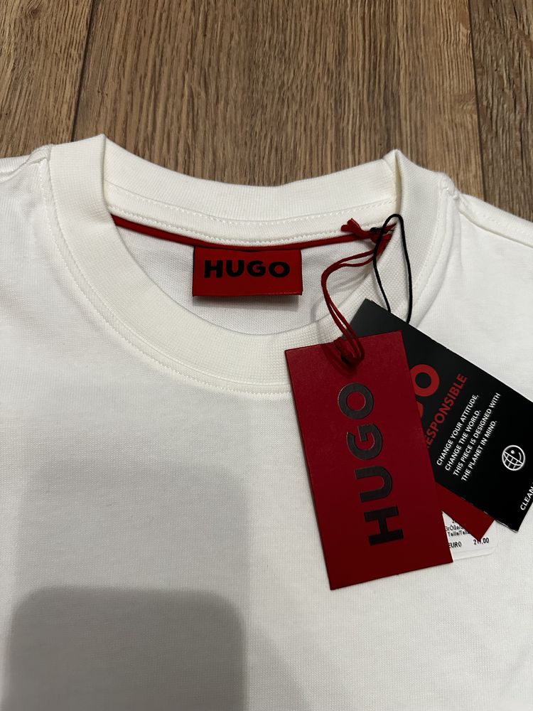 T-shirt HUGO czarny/kremowy rozmiar M