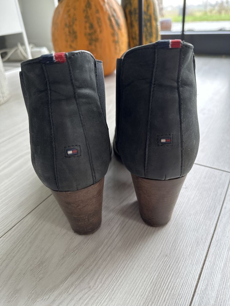 Tommy Hilfiger botki kozaki 41