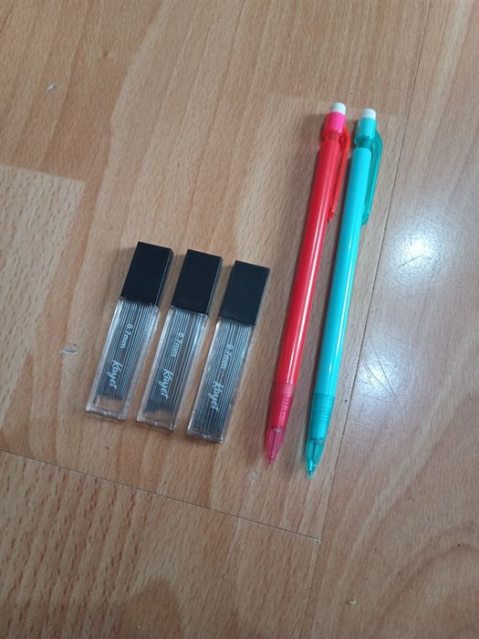 2 nowe Ołówki automatyczne + 3 zestawy rysików