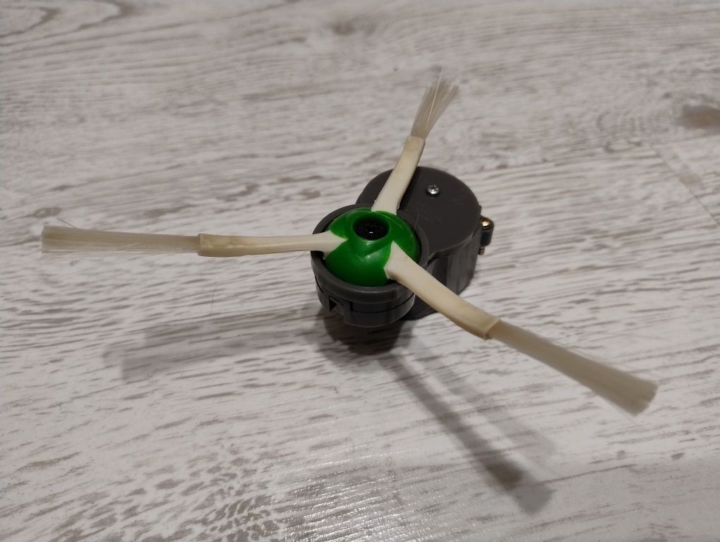 Moduł szczotki bocznej z Nową szczotką Irobot Roomba i7,i5.i3,e5,j5