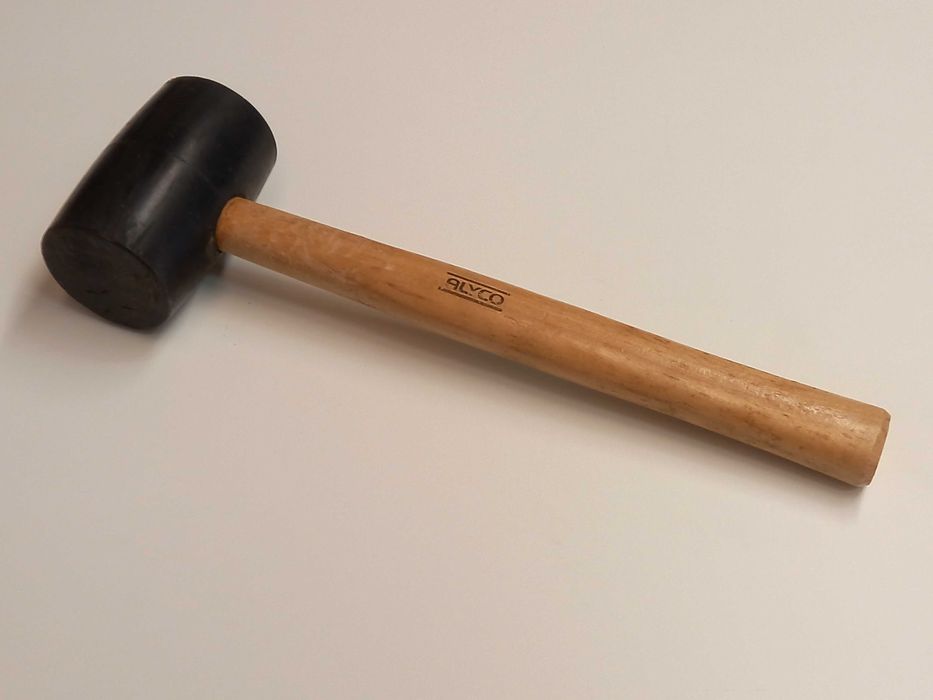 Martelo / Maço de Borracha Preta 'Alyco'