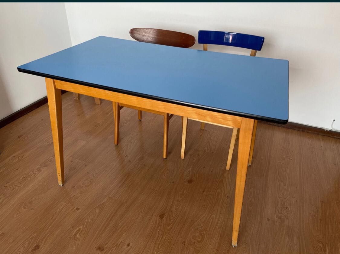 Mesa anos 70 em madeira