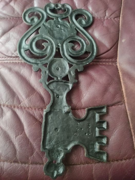 Żeliwny wieszak do kluczy