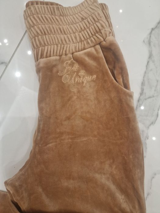 Dres just unique m l