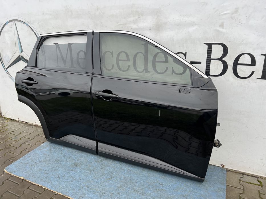 Двері дверка дверь чорні t33 rogue рог x trail 20-25р запчастини