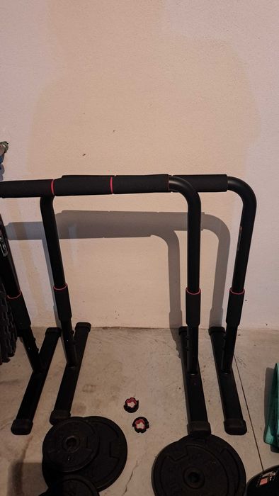 Barras de Fundos Ajustáveis e Compactas Musculação