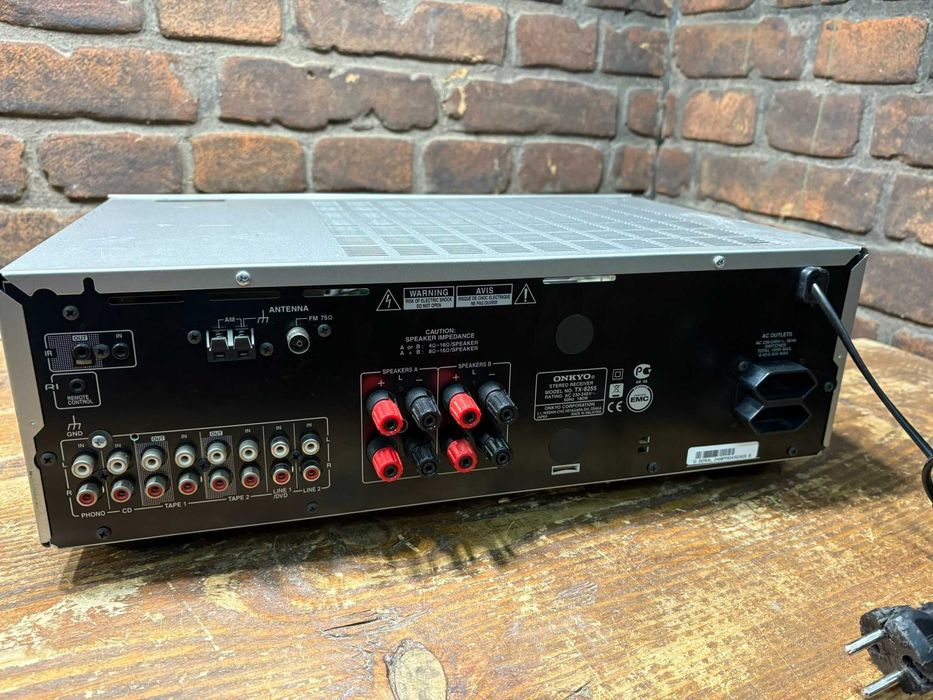 Amplituner Onkyo TX 8255