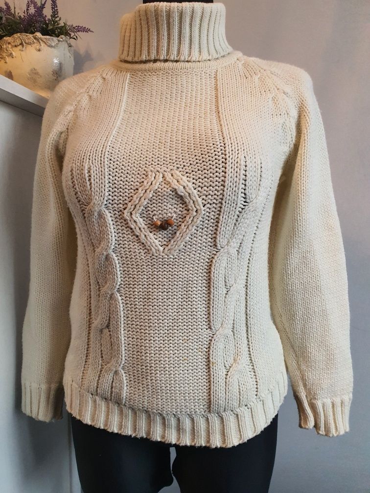 Sweter golf swetr śmietankowy w warkocze rozmiar M za grosze