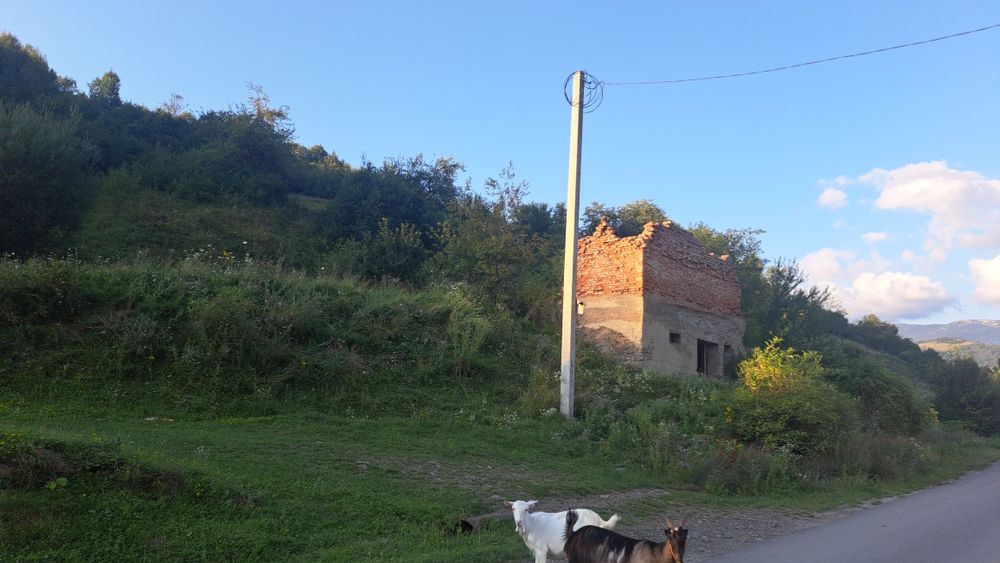 Продається земальна ділянка смт Міжгіря 1000$