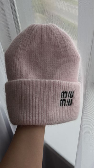 Шапка з вовни та мохеру в стилі Miu Miu