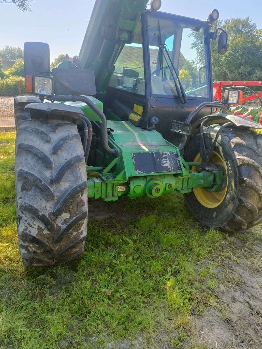 Ładowarka teleskopowa John Deere 3215