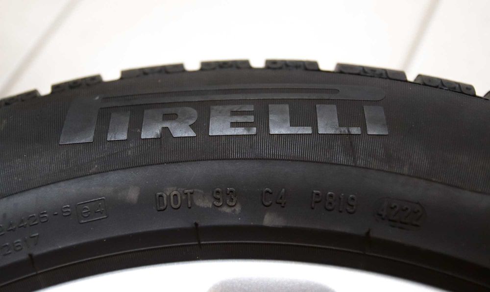 225/60 R17 Pirelli Sottozero Run Flat z felgami aluminiowymi.
