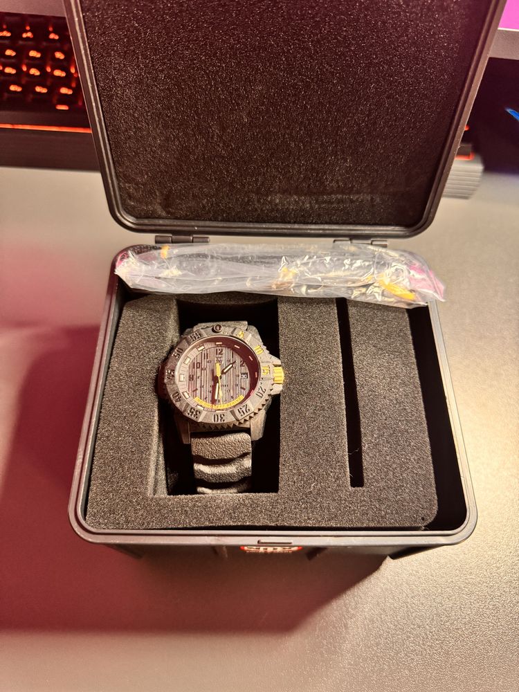 Продам годинник Luminox XS.3805.NOLB.SET